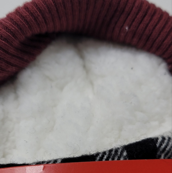 New! Wondershop Black & White Check Sherpa Lined Pull-On Slippers w/ Grippers - Picture 4 of 7